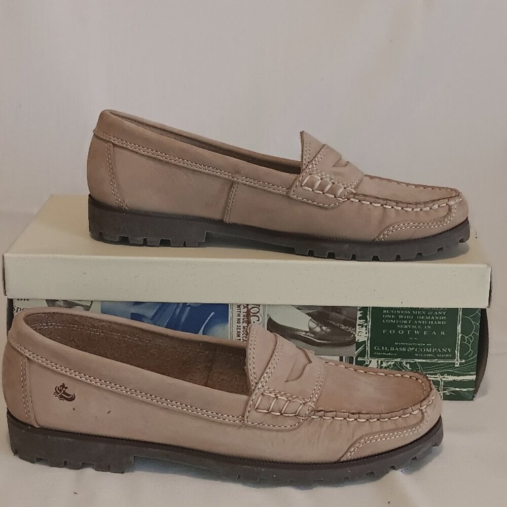 Bass Women's Loafers in Tan
